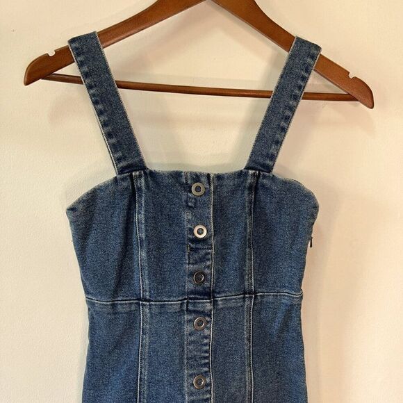 Good American Snap To It Button Front Denim Dress - Picture 4 of 8